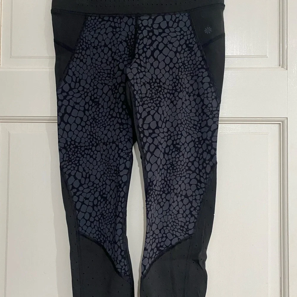 Athleta Crop Legging Size Small - Picture 4 of 5
